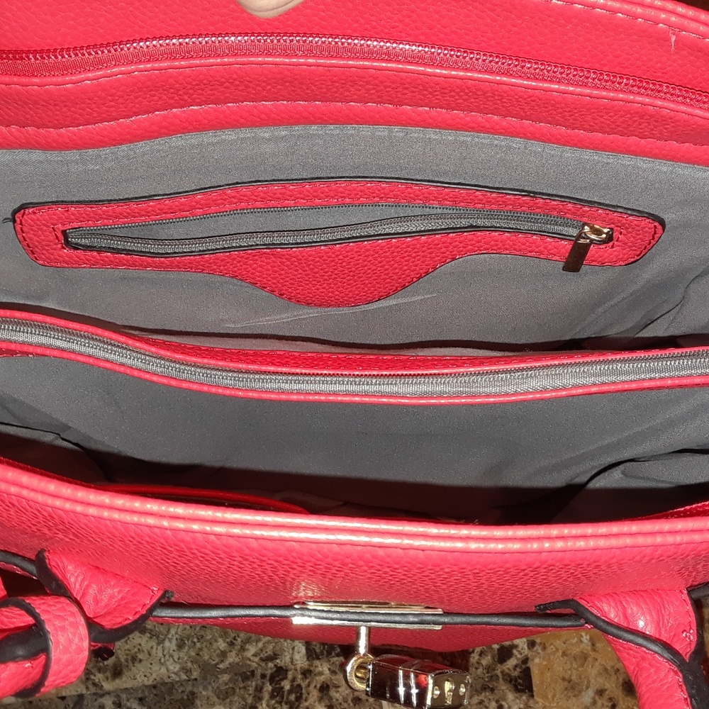 RED HANDBAG - Picture 5 of 8